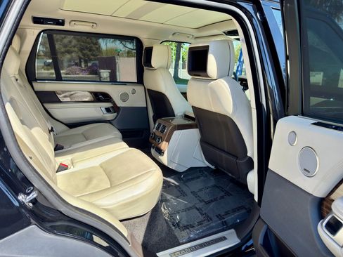 Used 2019 Land Rover Range Rover Long Wheelbase Supercharged image 11