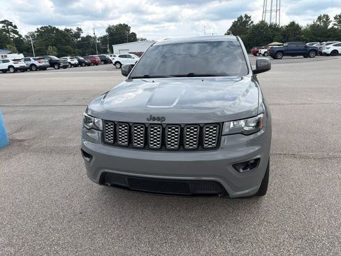Used 2020 Jeep Grand Cherokee Altitude AWD/4WD image 2