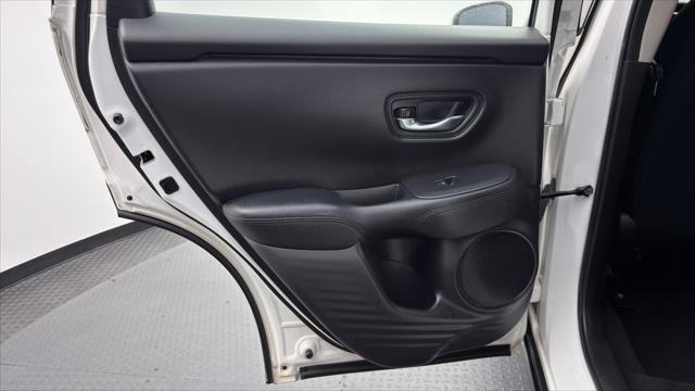 Used 2023 Honda HR-V LX image 16