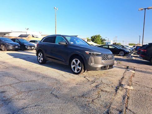 Used 2025 Audi Q5 Premium Plus w/ Premium Plus image 2