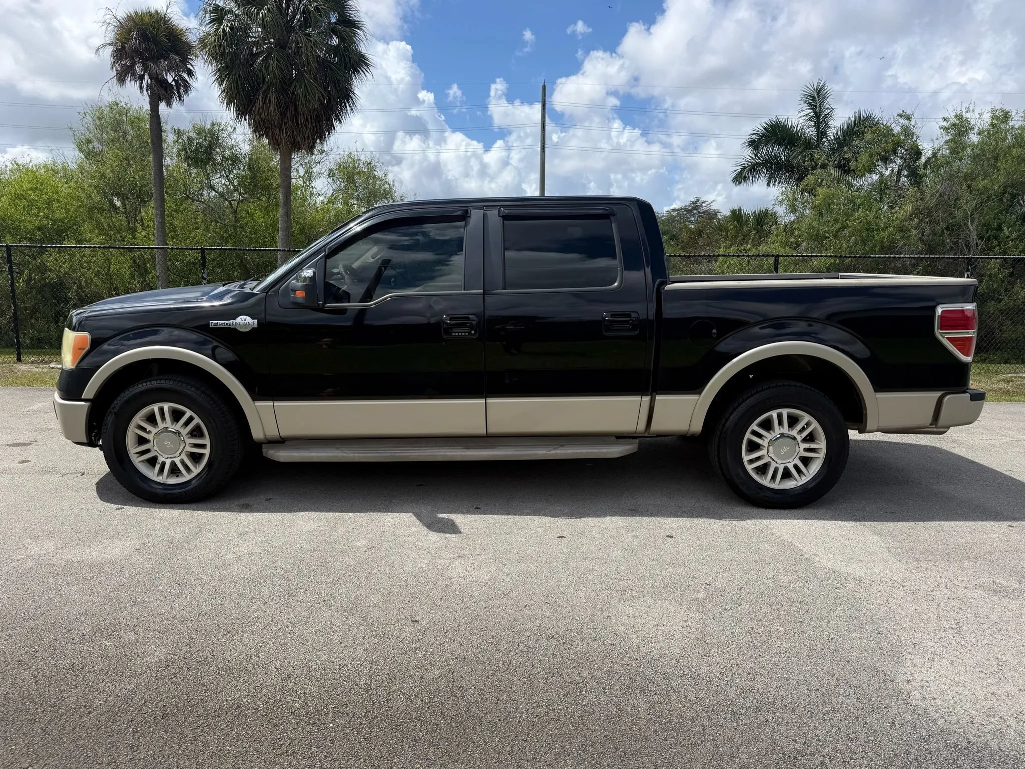 Used 2009 Ford F150 King Ranch RWD image 5