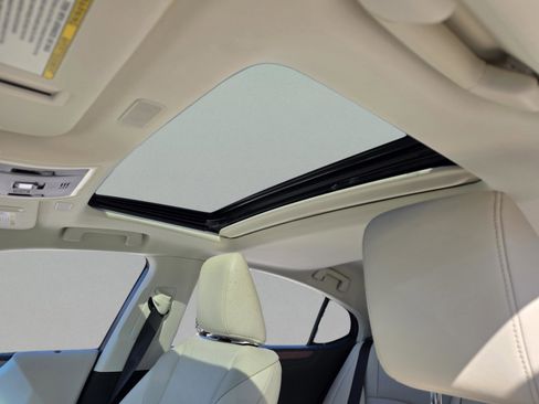 Certified 2024 Lexus ES 350 w/ Premium Package image 13