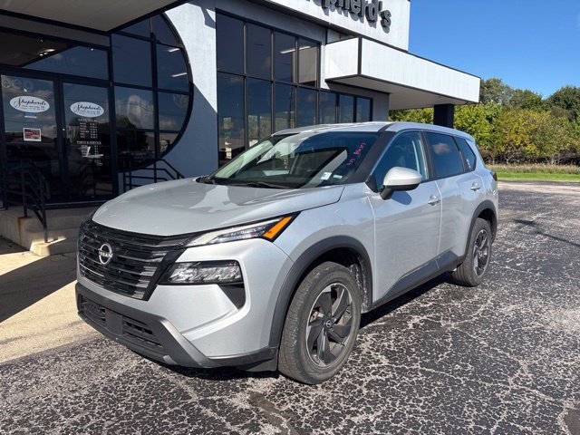 Used 2024 Nissan Rogue SV FWD image 2