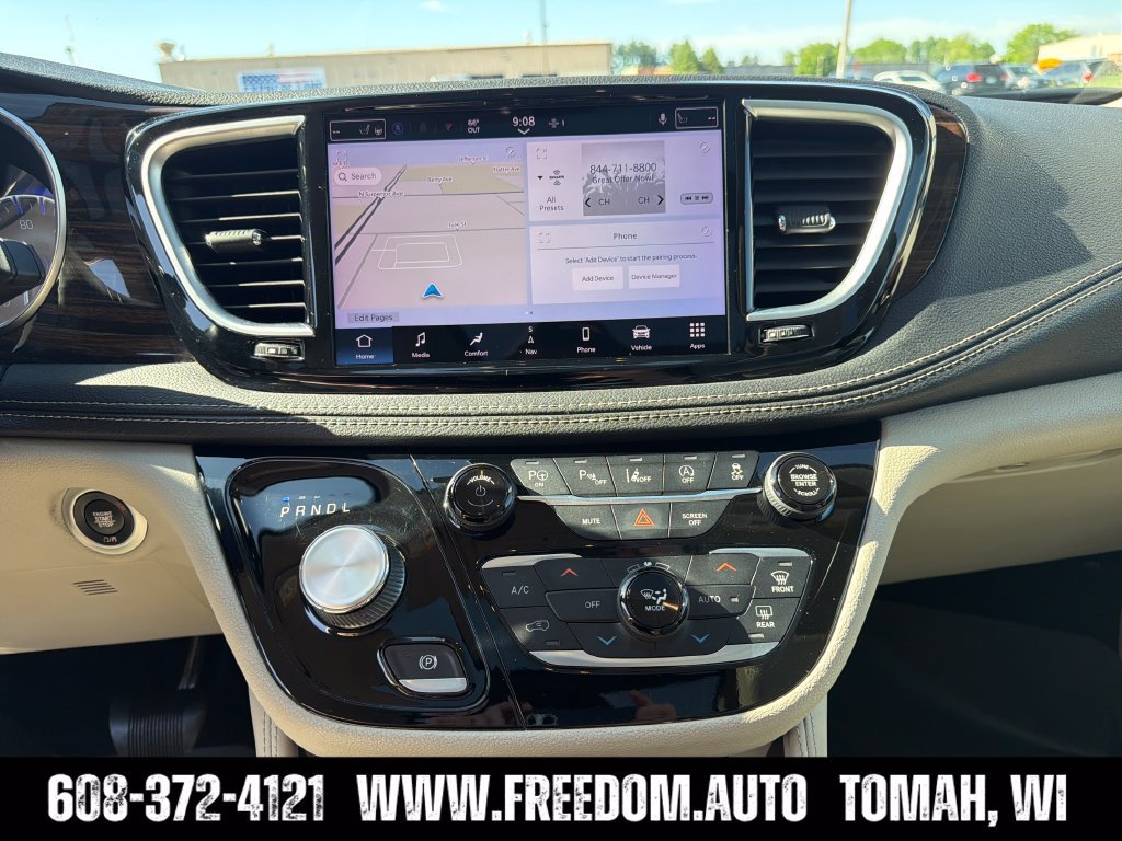 Used 2021 Chrysler Pacifica Limited w/ Premium & Safety Sphere Group AWD/4WD image 18