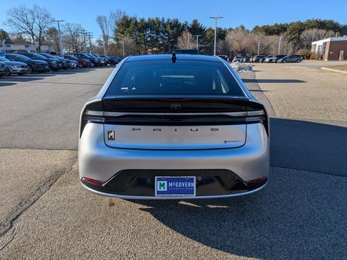 Used 2026 Toyota Prius Plug-In Hybrid image 4