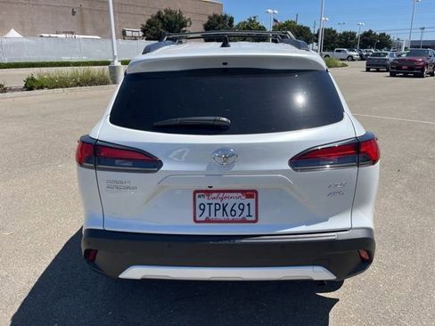 Used 2025 Toyota Corolla Cross XLE w/ Convenience Package AWD/4WD image 6