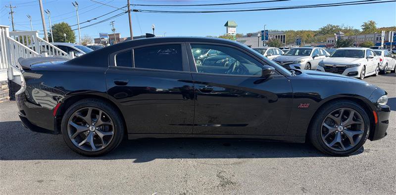 Used 2018 Dodge Charger R/T w/ Navigation & Travel Group RWD image 7