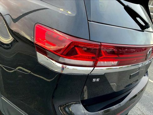 Used 2024 Volkswagen Atlas SE image 26