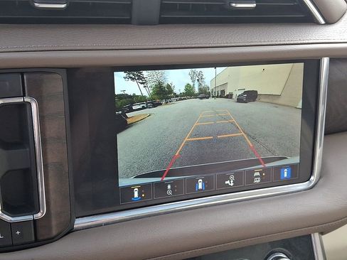 Used 2023 GMC Yukon Denali AWD/4WD image 18