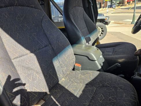 Used 2002 Jeep Wrangler Sport image 19