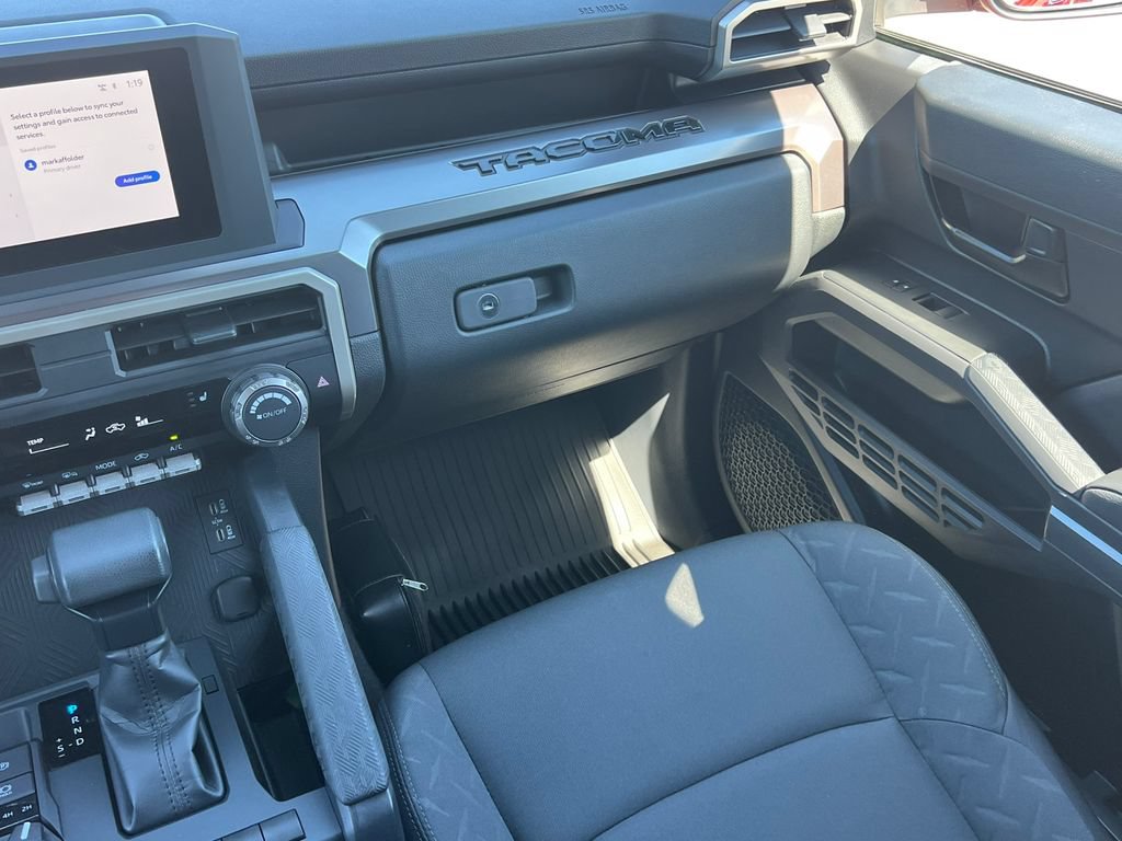 Used 2025 Toyota Tacoma SR5 AWD/4WD image 34