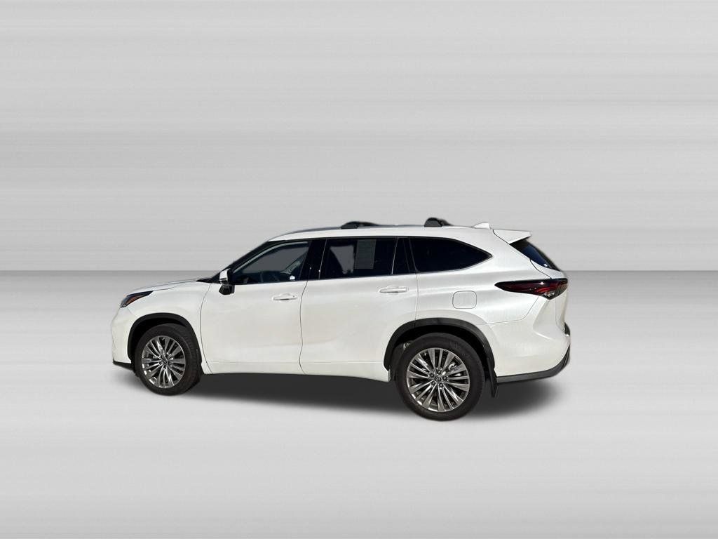 Used 2024 Toyota Highlander Platinum AWD/4WD image 9
