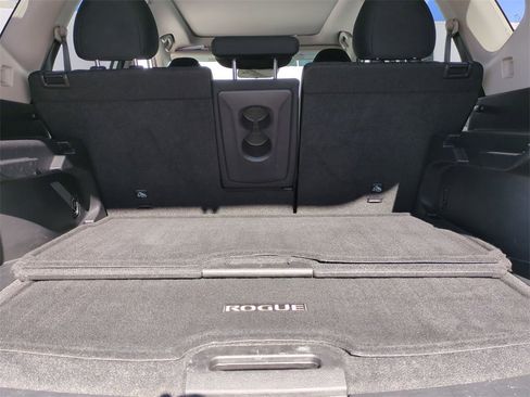 Used 2020 Nissan Rogue SV w/ Sun & Sound Touring Package image 35