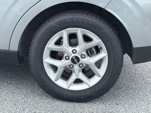 Used 2023 Kia Soul LX w/ LX Technology Package FWD image 19