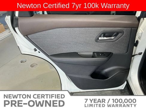 Used 2023 Nissan Rogue SV AWD/4WD image 37
