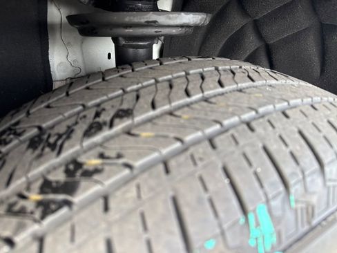 Used 2025 GMC Acadia Elevation image 31