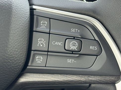 New 2026 Jeep Grand Cherokee Limited image 18