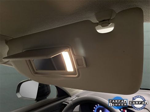 Used 2025 Volvo XC40 B5 Plus image 59