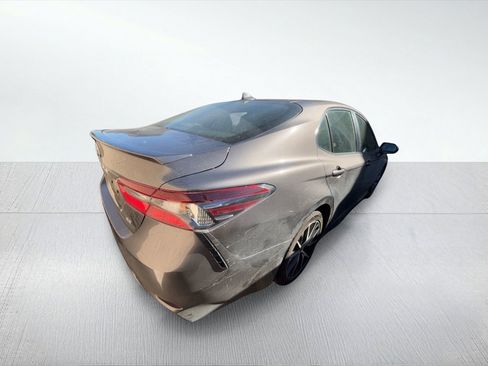 Used 2022 Toyota Camry SE image 4