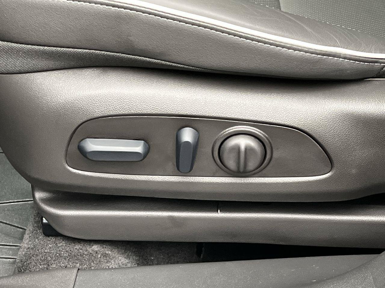 Used 2026 Buick Encore GX Avenir w/ Avenir Technology Package AWD/4WD image 10