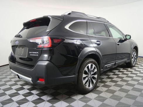 Used 2023 Subaru Outback Touring XT image 3