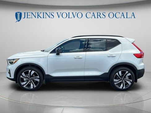 New 2026 Volvo XC40 B5 Plus w/ Climate Package AWD/4WD image 6