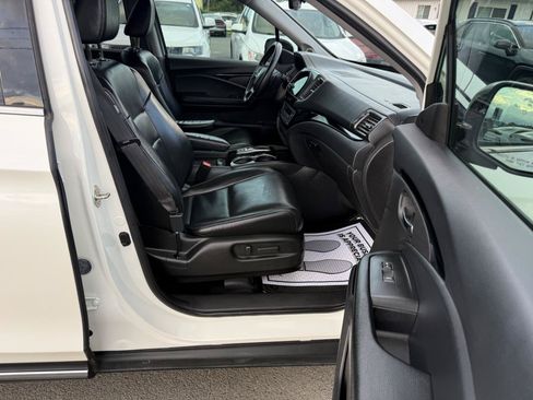 Used 2019 Honda Pilot Touring image 14