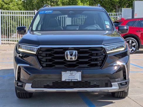 Certified 2025 Honda Pilot Elite image 3