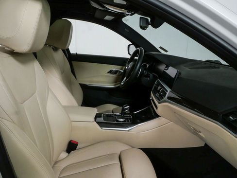 Used 2019 BMW 330i Sedan w/ Convenience Package RWD image 22