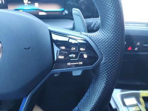Used 2024 Volkswagen Golf R AWD/4WD image 20