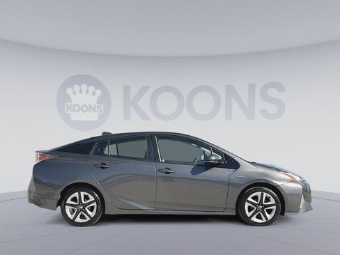 Used 2017 Toyota Prius Four Touring image 8