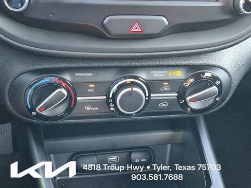 Certified 2025 Kia Soul LX w/ LX Technology Package FWD image 32