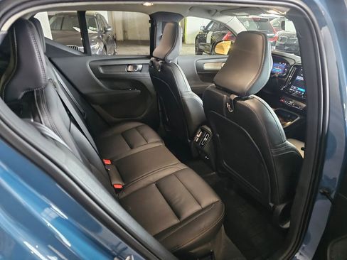 Certified 2023 Volvo XC40 B5 Plus w/ Protection Package Premier AWD/4WD image 9