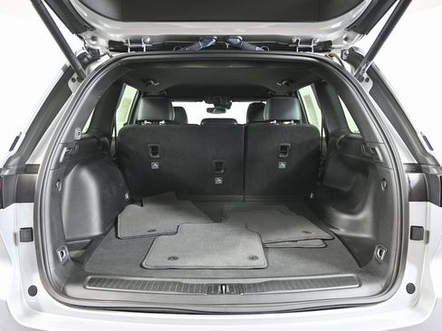 Used 2023 Jeep Grand Cherokee Altitude image 16