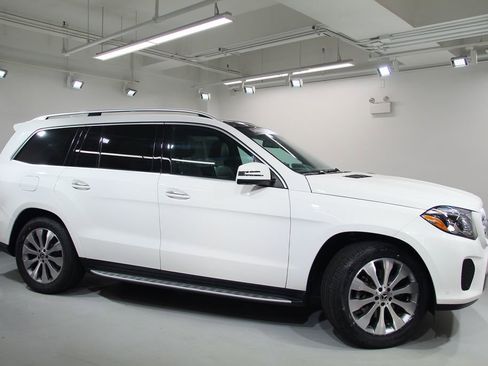 Certified 2019 Mercedes-Benz GLS 450 4MATIC image 11