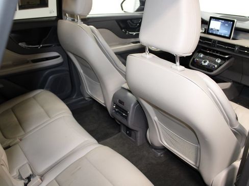 Used 2022 Lincoln Corsair AWD w/ Premium Package image 32