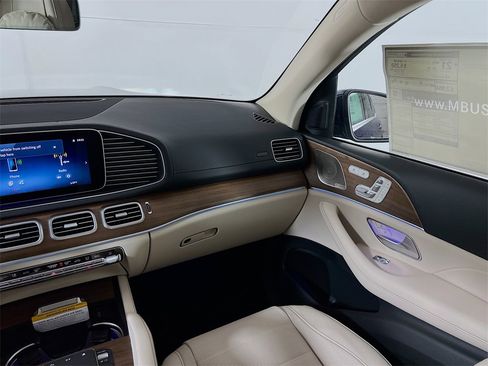New 2026 Mercedes-Benz GLS 450 4MATIC image 27