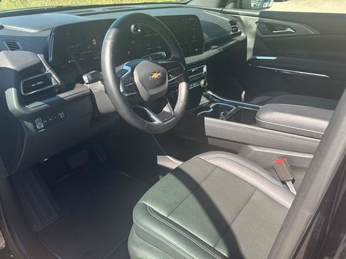 Used 2026 Chevrolet Traverse LT AWD/4WD image 11
