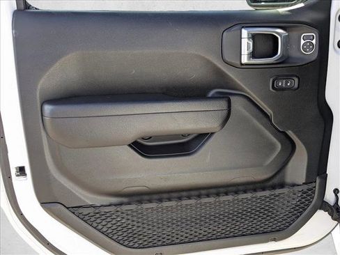 Used 2024 Jeep Wrangler Sport S image 15