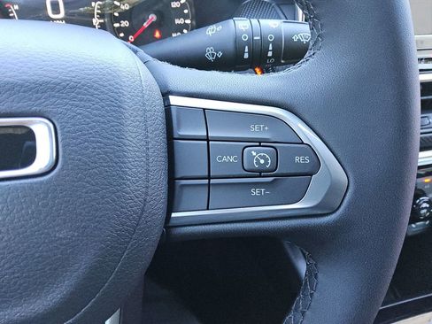 New 2026 Jeep Compass Latitude image 25