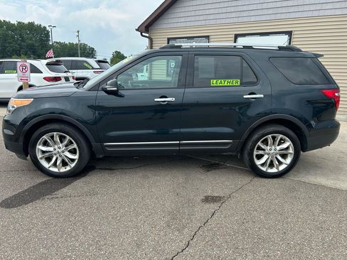 Used 2014 Ford Explorer XLT w/ Equipment Group 202A AWD/4WD image 8