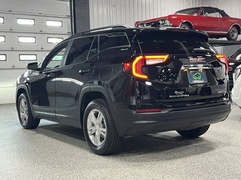 Certified 2023 GMC Terrain SLE w/ Driver Convenience Package AWD/4WD image 3