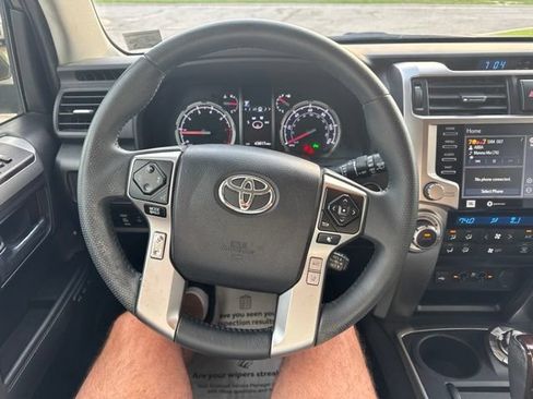 Used 2022 Toyota 4Runner Limited AWD/4WD image 17