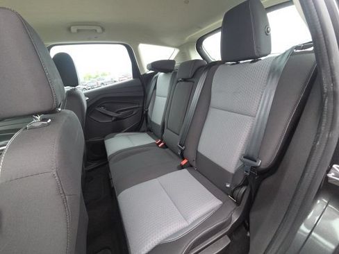 Used 2017 Ford C-MAX SE w/ Equipment Group 201A FWD image 17