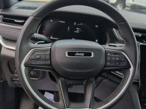 Used 2023 Jeep Grand Cherokee L Laredo AWD/4WD image 19