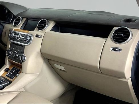 Used 2016 Land Rover LR4 HSE LUX image 25