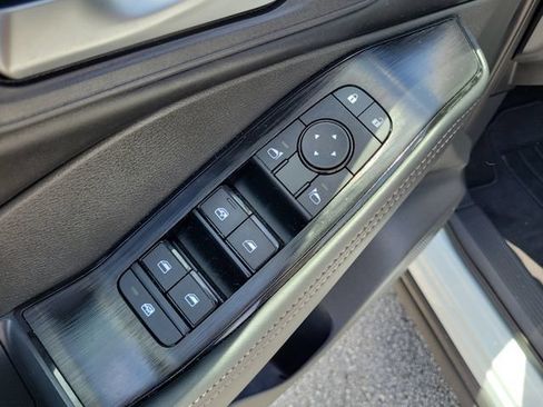 Certified 2025 Nissan Rogue SV w/ SV Premium Package FWD image 19