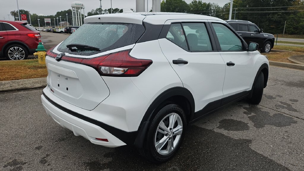 Certified 2025 Nissan Kicks Play S FWD image 15