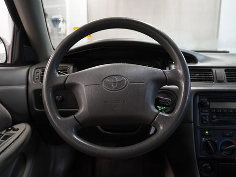 Used 2000 Toyota Camry LE FWD image 16