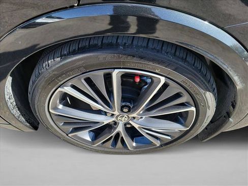 Used 2024 Toyota Prius XLE image 12